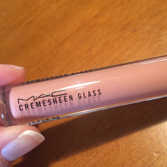 MAC Cremesheen Glass Lipgloss Boy Bait 💋 - Picture 5 of 12